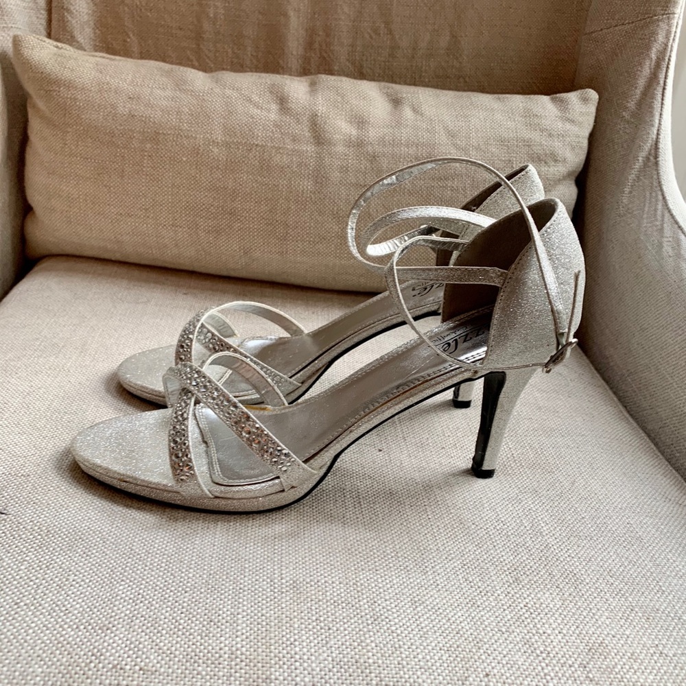 Sizzle by Colorific Heels - Picture 4 of 7